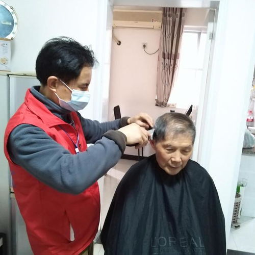 可預約上門理發泡腳做保潔 四川自貢高新區居家養老服務新模式上線為5000余老年人服務